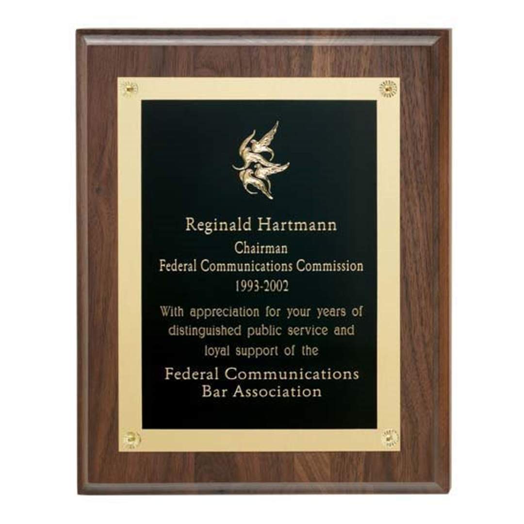 Walnut Plaque w/Gold Edge Plate
