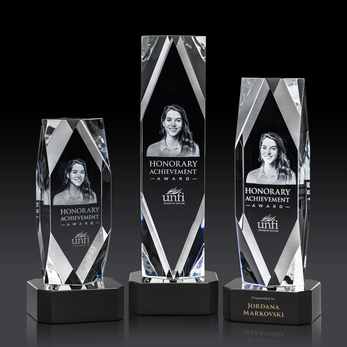 Delta 3D Award on Base - Black