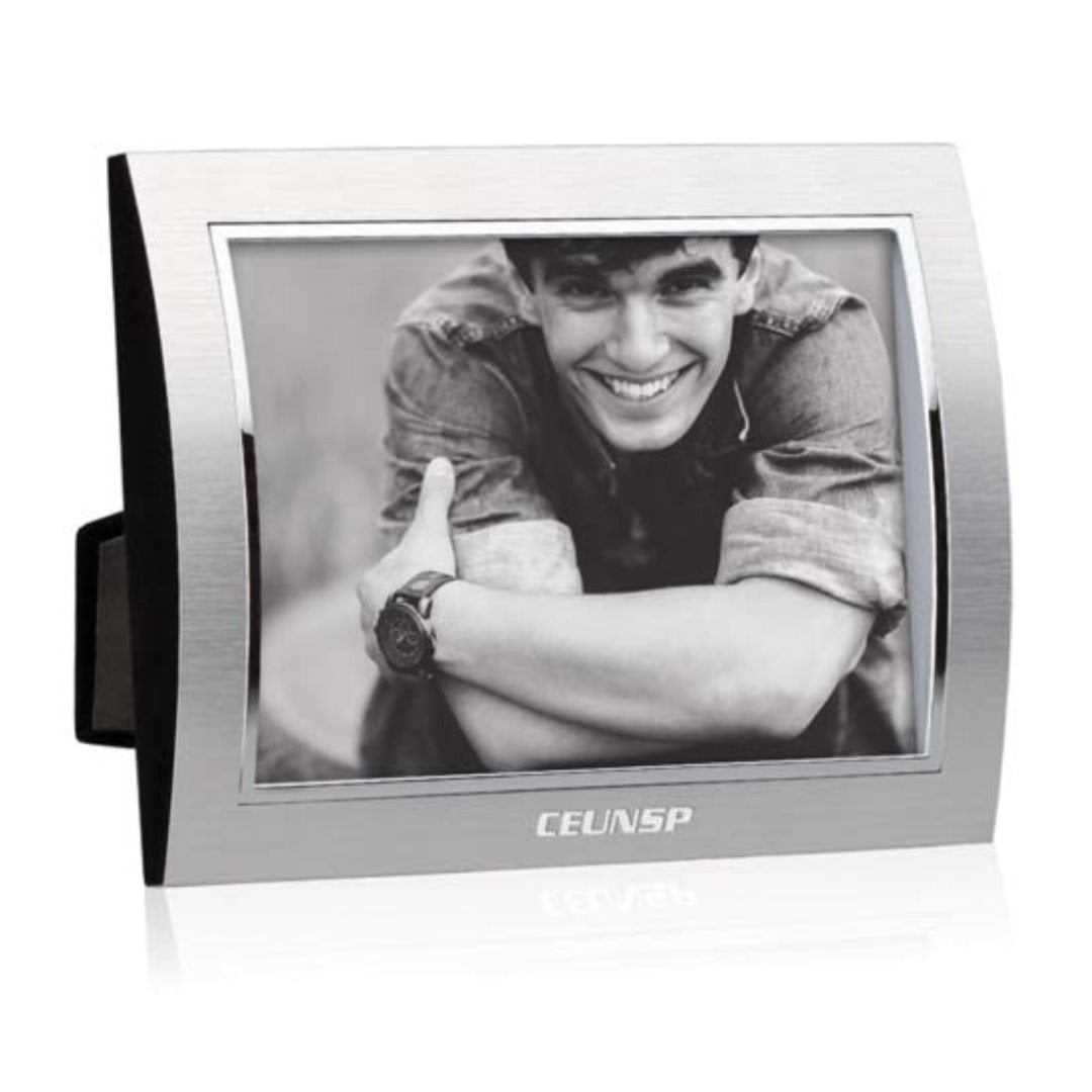 Curvo Picture Frame — Finish and Size