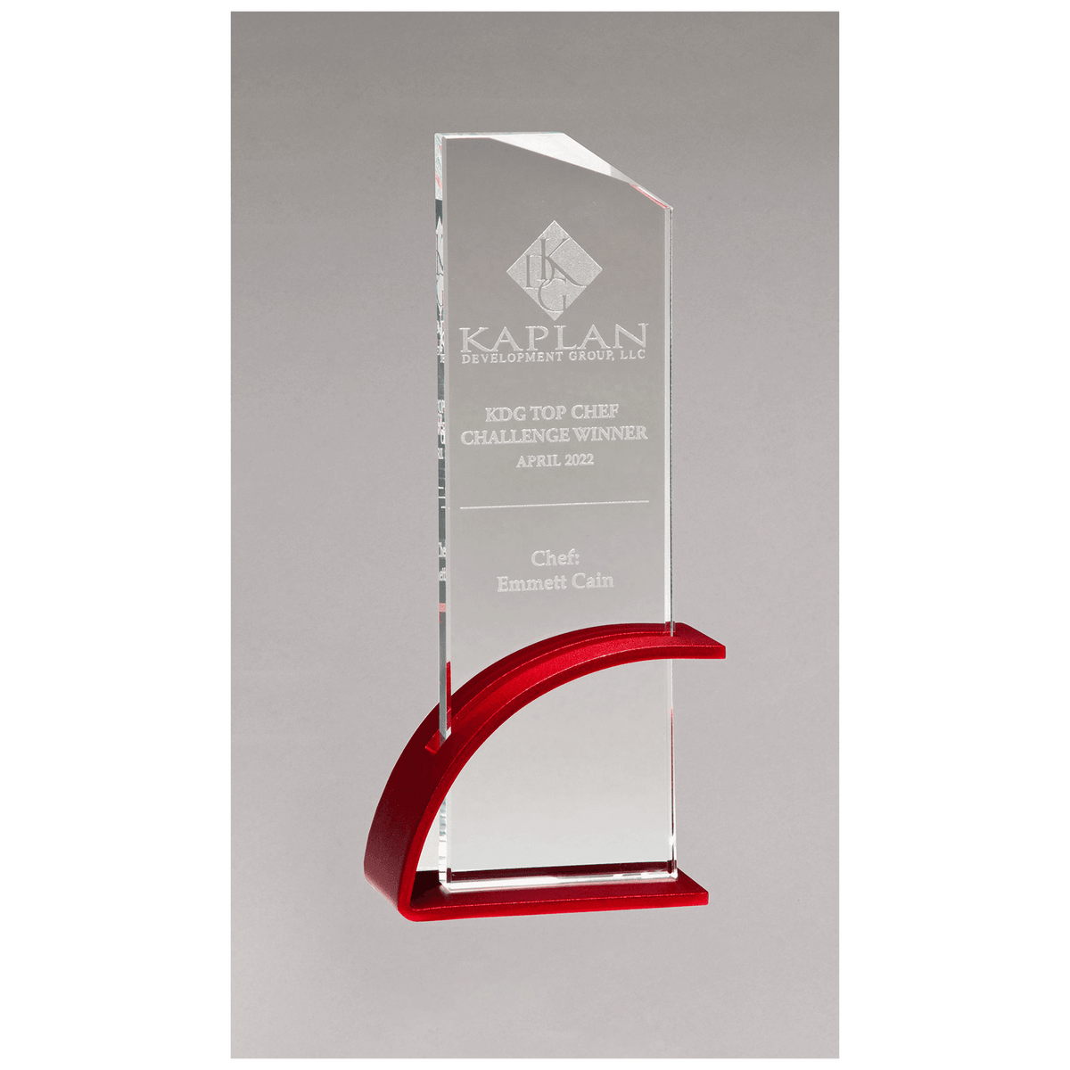 3 7/8" x 8 1/2" x 1/2" Thick Red Contemporary Clear Glass Award, Arched Base with Matte Metallic Finish