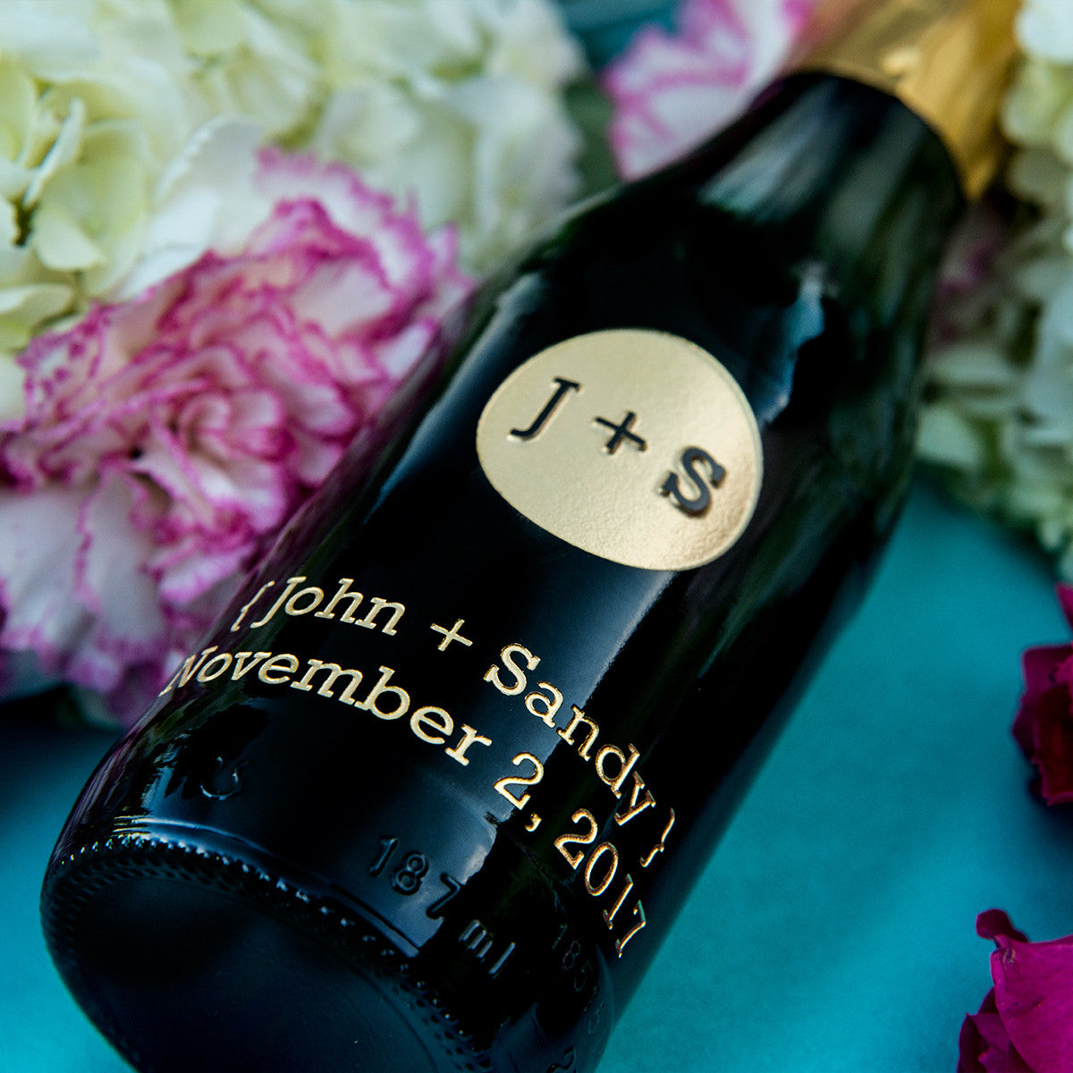 Circle Monogram Etched Favor Sets — engraved personalized design
